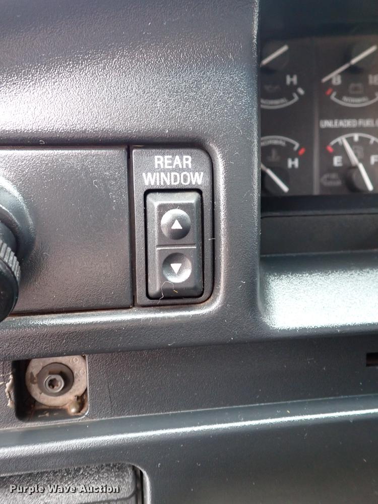 image for item IS9437 1993 Ford Bronco  SUV