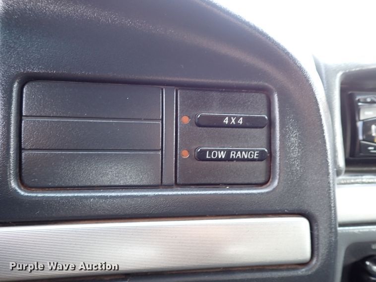 image for item IS9437 1993 Ford Bronco  SUV