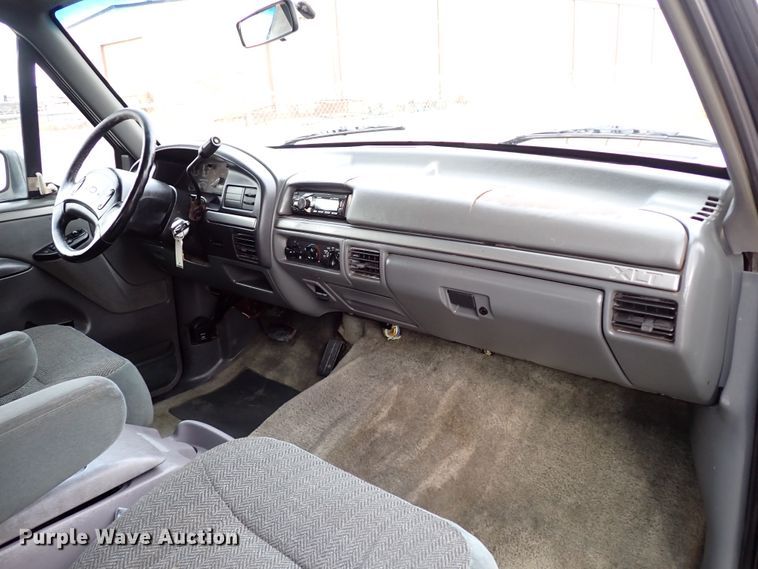 image for item IS9437 1993 Ford Bronco  SUV