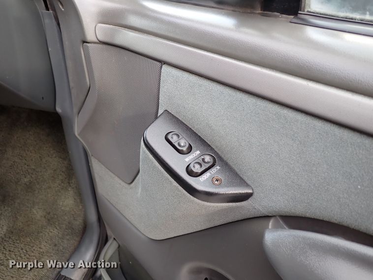 image for item IS9437 1993 Ford Bronco  SUV