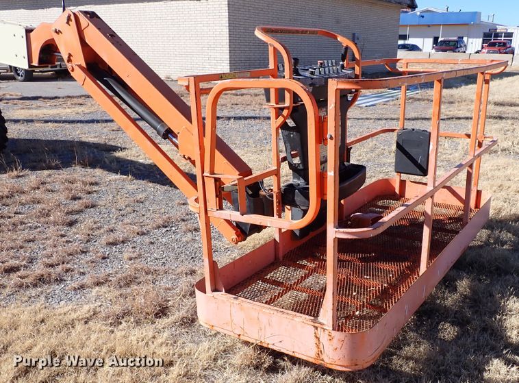 image for item IS9447 2007 JLG 460SJ  boom lift