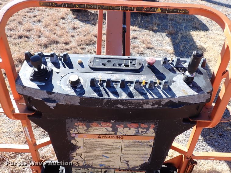 image for item IS9447 2007 JLG 460SJ  boom lift