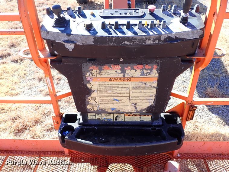 image for item IS9447 2007 JLG 460SJ  boom lift