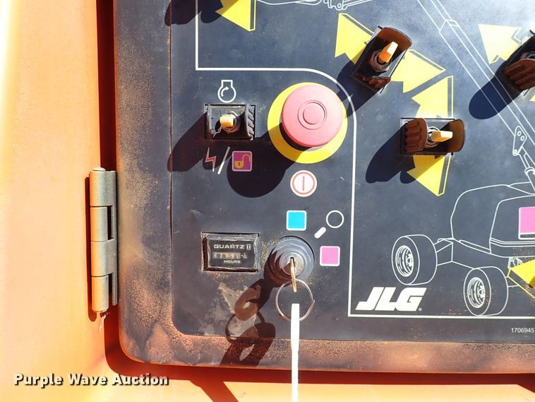 image for item IS9447 2007 JLG 460SJ  boom lift