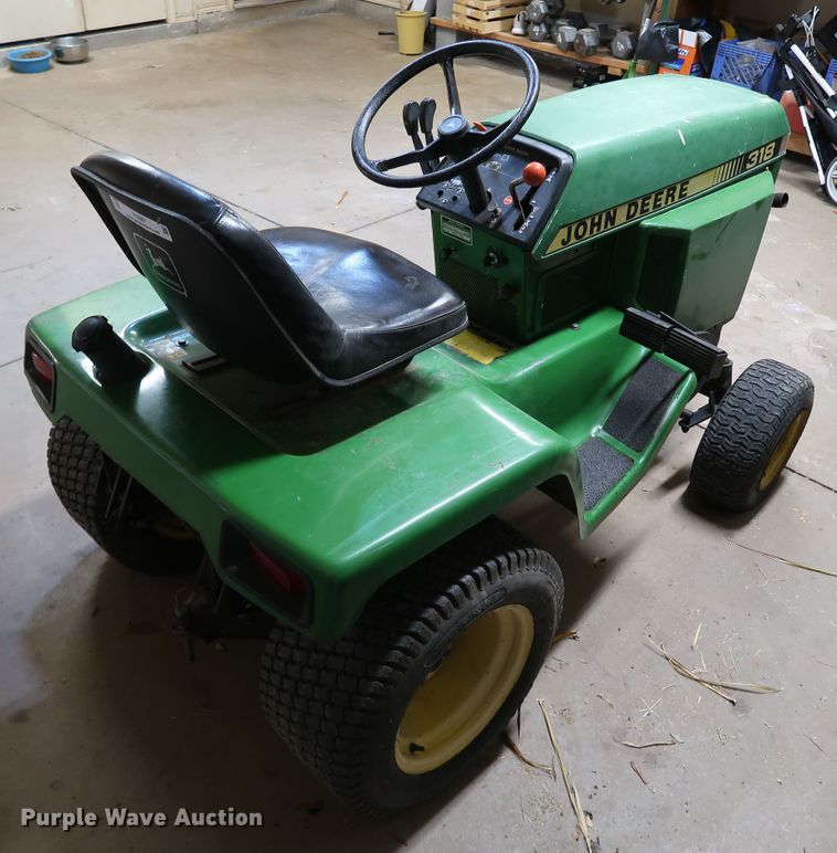 image for item IY9067 1992 John Deere 318  lawn tractor
