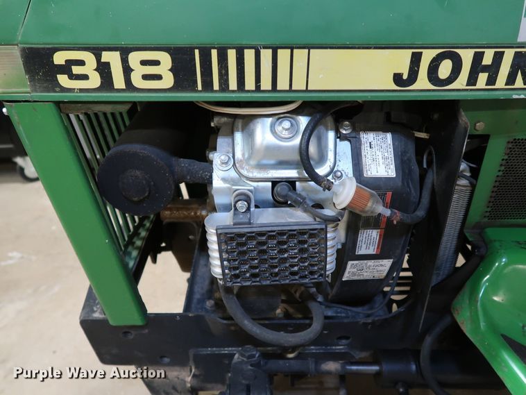 image for item IY9067 1992 John Deere 318  lawn tractor