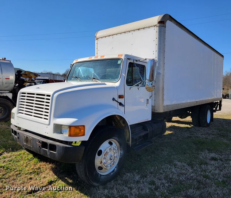image for item JE9161 1990 International 4900  box truck