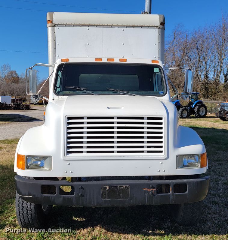 image for item JE9161 1990 International 4900  box truck