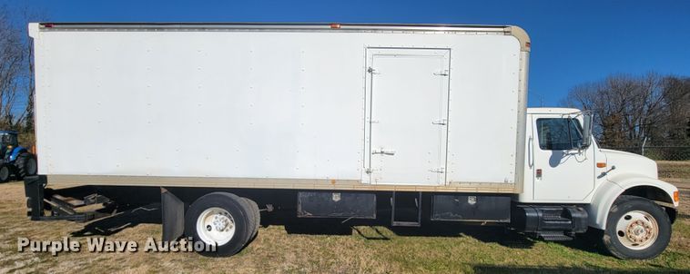 image for item JE9161 1990 International 4900  box truck
