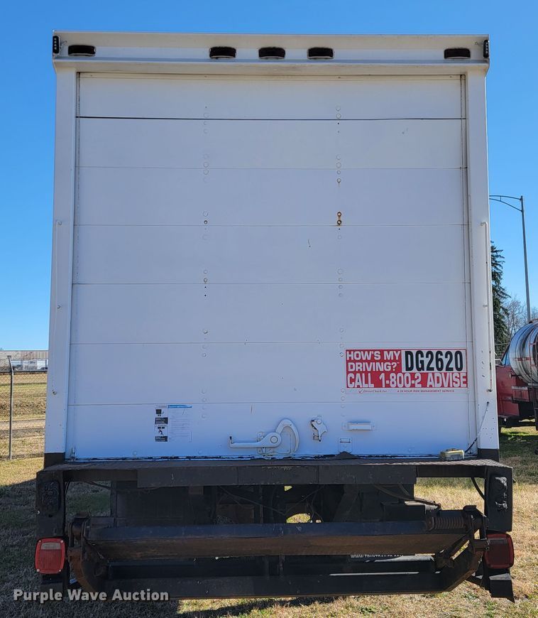 image for item JE9161 1990 International 4900  box truck