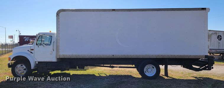 image for item JE9161 1990 International 4900  box truck