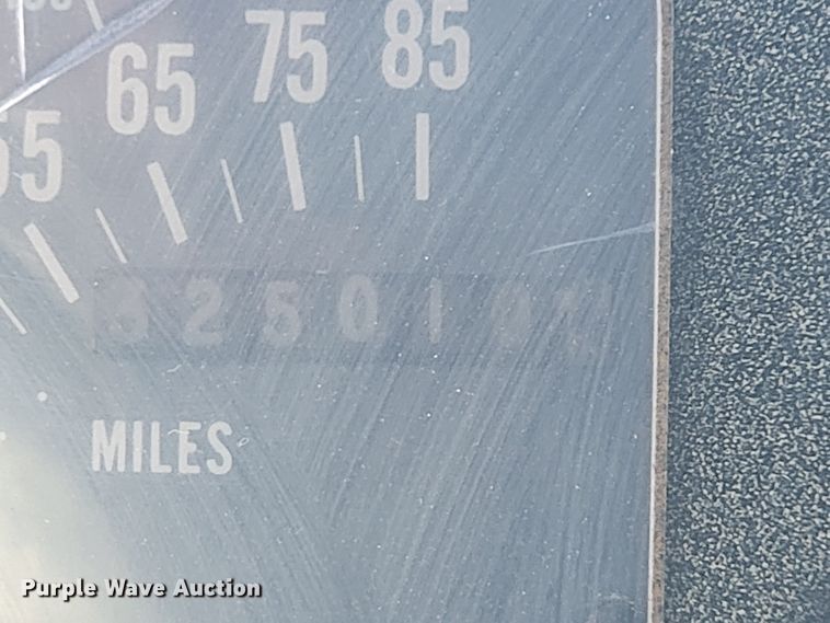 image for item JE9161 1990 International 4900  box truck