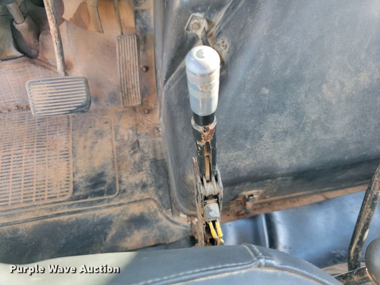 image for item JE9161 1990 International 4900  box truck