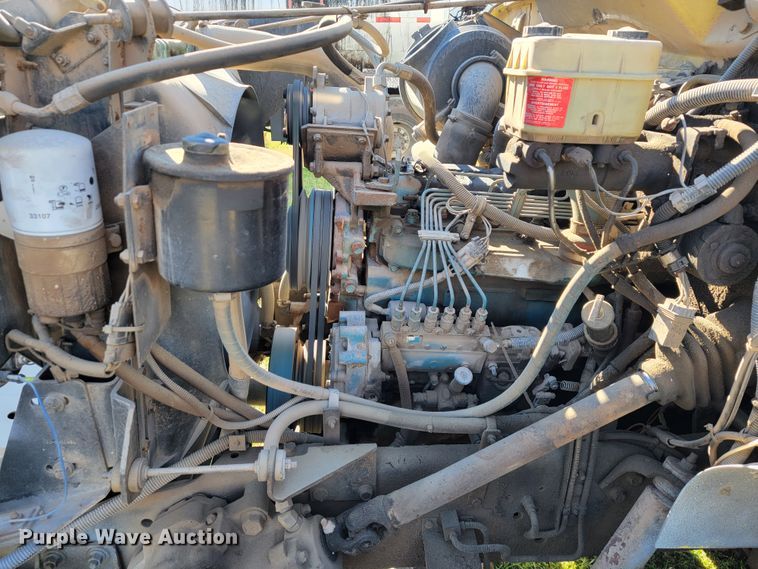 image for item JE9161 1990 International 4900  box truck