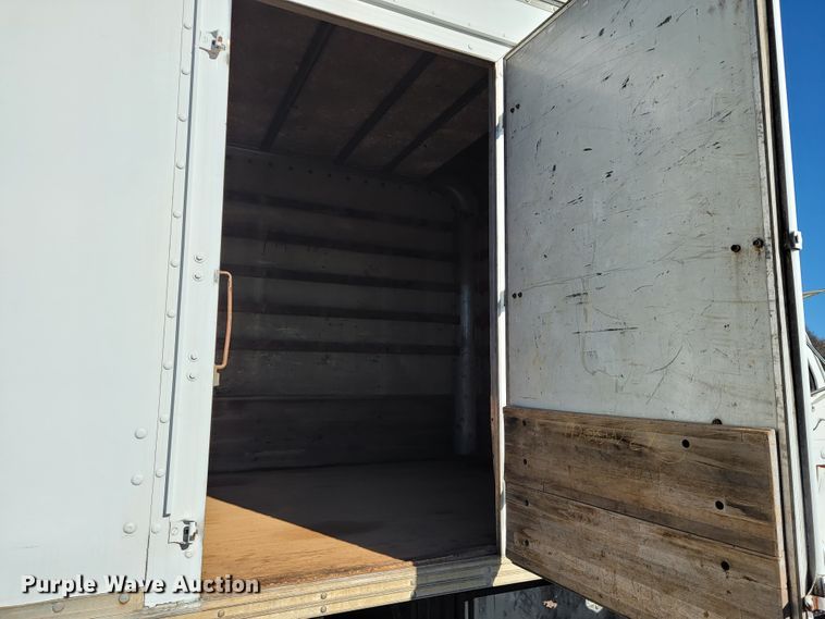 image for item JE9161 1990 International 4900  box truck