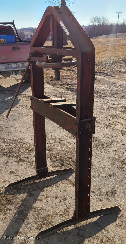 image for item JG9261 Weaver  20 ton press