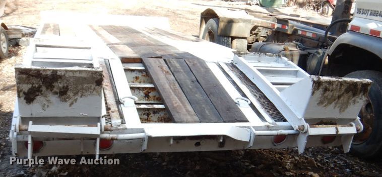 image for item JJ9358 1980 General  equipment trailer