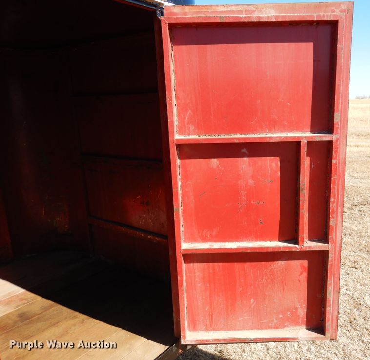 image for item JJ9673 1979 Lanes  enclosed cargo trailer