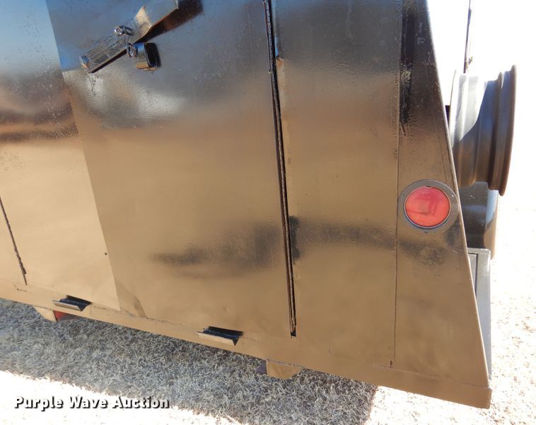 image for item JJ9673 1979 Lanes  enclosed cargo trailer