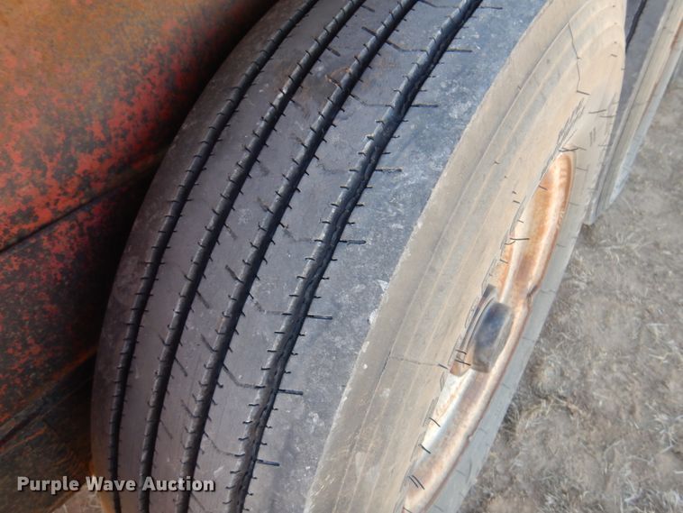 image for item JJ9675 1995 Belshe Industries  equipment trailer