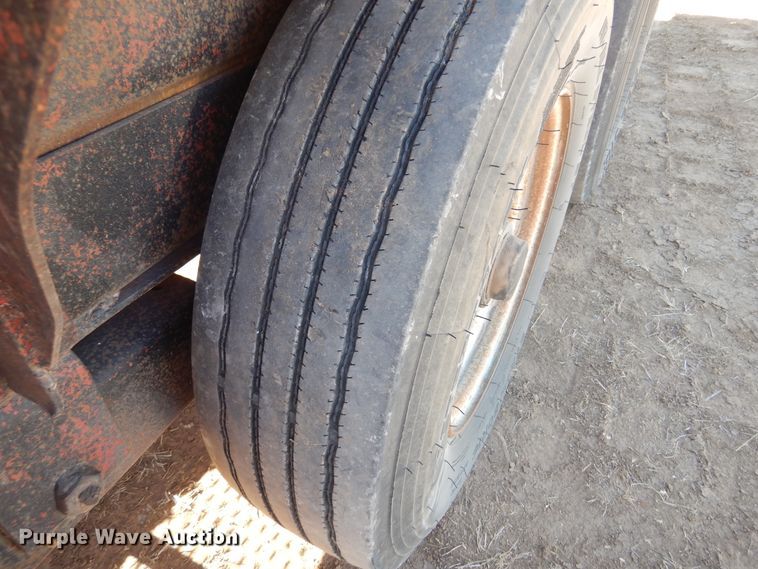 image for item JJ9675 1995 Belshe Industries  equipment trailer