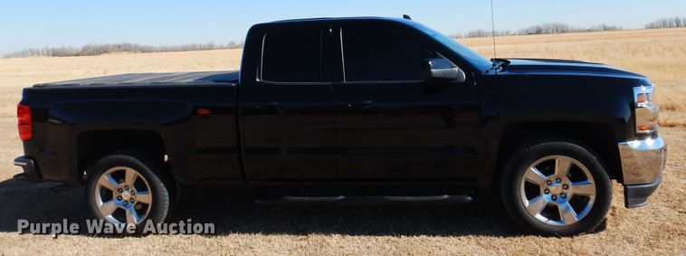 image for item JJ9687 2018 Chevrolet Silverado 1500  Double Cab pickup truck