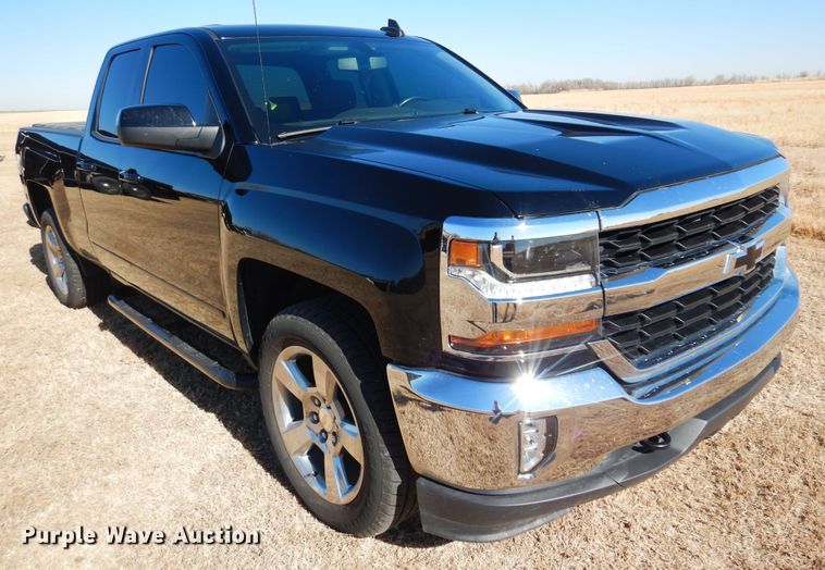image for item JJ9687 2018 Chevrolet Silverado 1500  Double Cab pickup truck