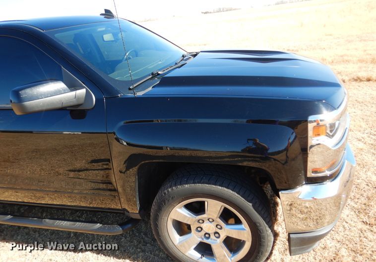 image for item JJ9687 2018 Chevrolet Silverado 1500  Double Cab pickup truck