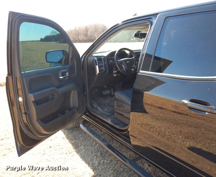 image for item JJ9687 2018 Chevrolet Silverado 1500  Double Cab pickup truck