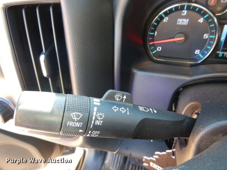 image for item JJ9687 2018 Chevrolet Silverado 1500  Double Cab pickup truck