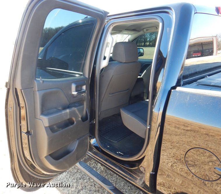 image for item JJ9687 2018 Chevrolet Silverado 1500  Double Cab pickup truck