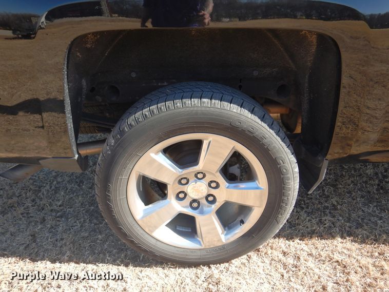 image for item JJ9687 2018 Chevrolet Silverado 1500  Double Cab pickup truck