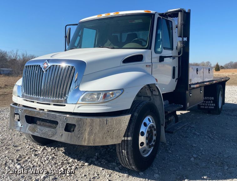 image for item JN9173 2012 International DuraStar 4400  flatbed truck