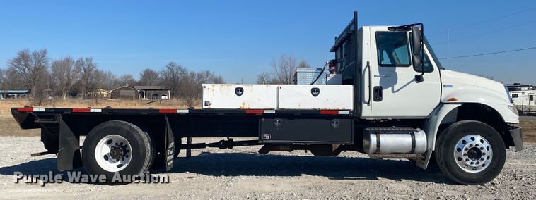image for item JN9173 2012 International DuraStar 4400  flatbed truck