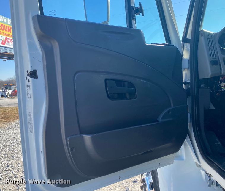 image for item JN9173 2012 International DuraStar 4400  flatbed truck