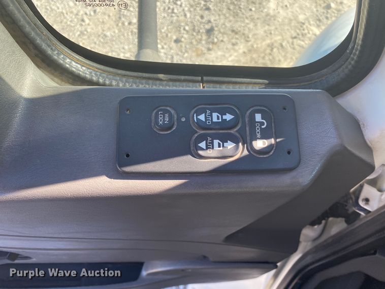 image for item JN9173 2012 International DuraStar 4400  flatbed truck