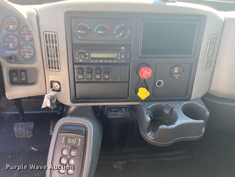 image for item JN9173 2012 International DuraStar 4400  flatbed truck