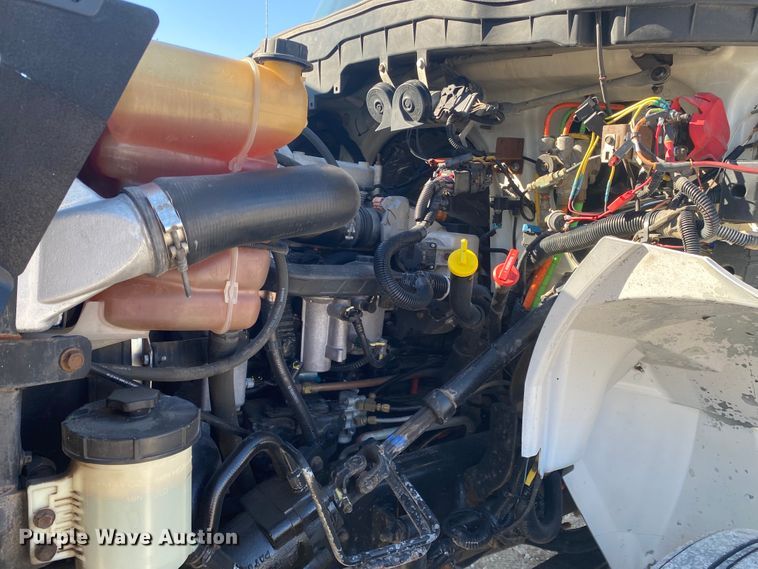 image for item JN9173 2012 International DuraStar 4400  flatbed truck