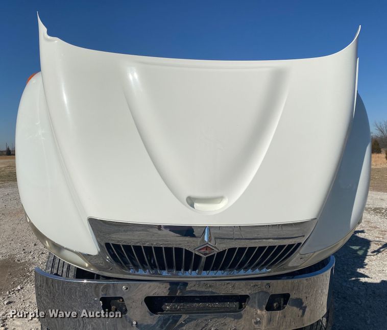 image for item JN9173 2012 International DuraStar 4400  flatbed truck