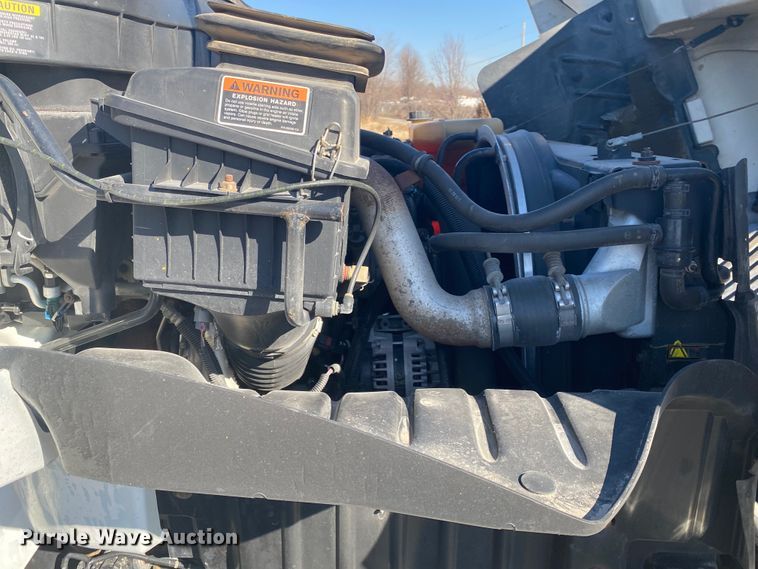 image for item JN9173 2012 International DuraStar 4400  flatbed truck