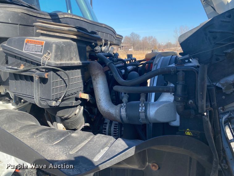 image for item JN9173 2012 International DuraStar 4400  flatbed truck