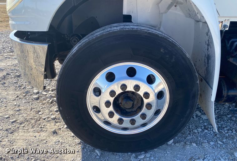 image for item JN9173 2012 International DuraStar 4400  flatbed truck