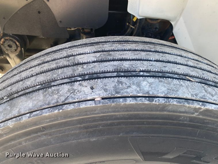 image for item JN9173 2012 International DuraStar 4400  flatbed truck