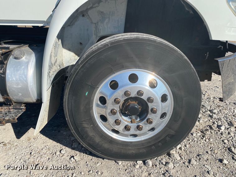 image for item JN9173 2012 International DuraStar 4400  flatbed truck