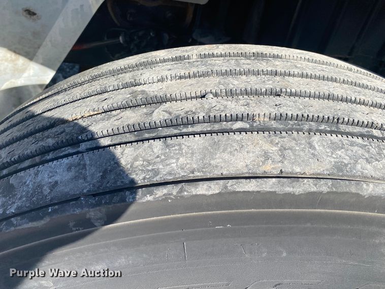 image for item JN9173 2012 International DuraStar 4400  flatbed truck