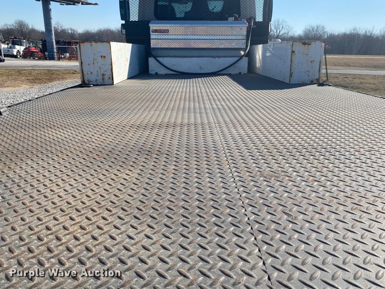 image for item JN9173 2012 International DuraStar 4400  flatbed truck