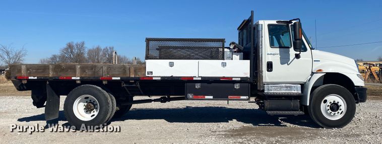 image for item JN9175 2010 International 4300  flatbed truck