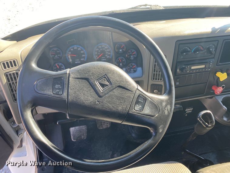 image for item JN9175 2010 International 4300  flatbed truck