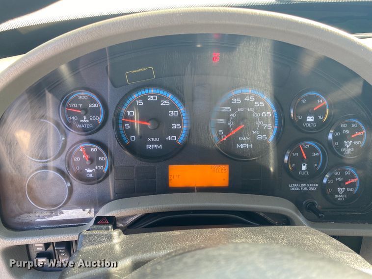 image for item JN9175 2010 International 4300  flatbed truck