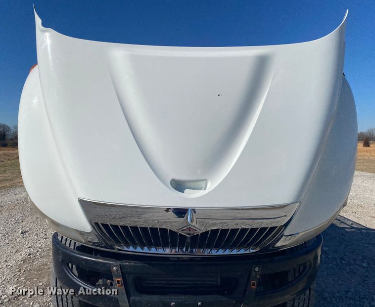 image for item JN9175 2010 International 4300  flatbed truck